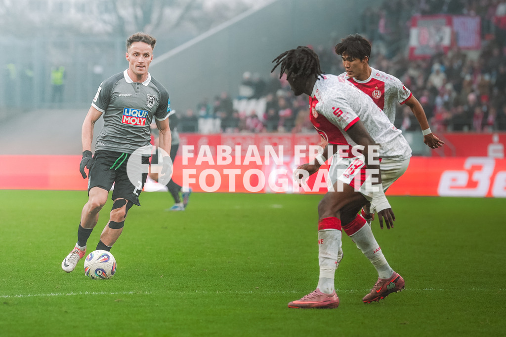 GER Rot-Weiss Essen vs. SSV Ulm, Fussball, 3. Liga, Spieltag 19, Saison 2025/2026, 20.12.2025 | GER Rot-Weiss Essen vs. SSV Ulm, Fussball, 3. Liga, Spieltag 19, Saison 2025/2026, 20.12.2025Foto: Fabian Friese - Realisiert mit Pictrs.com