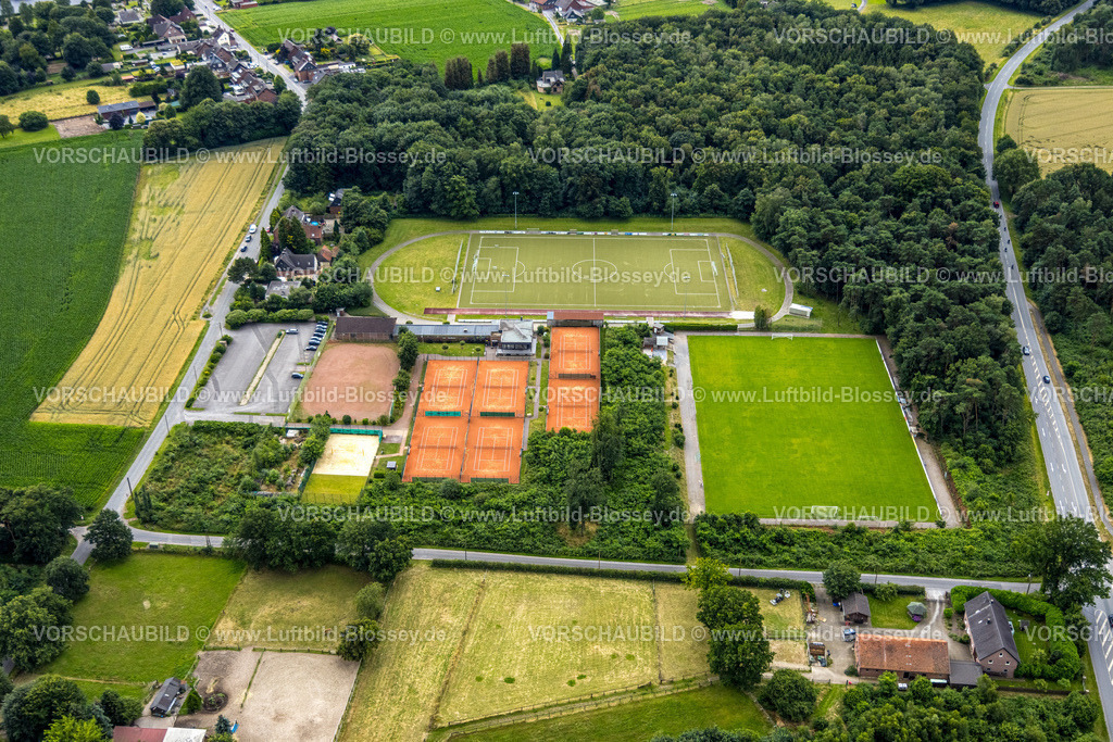 Bottrop240701443Kirchhellen | Luftbild, Sportanlge Waldstadion Fußballplatz VfL Grafenwald 28/68 e.V., Tennisplätze Am Schleitkamp, Kirchhellen-Süd, Bottrop, Ruhrgebiet, Nordrhein-Westfalen, Deutschland