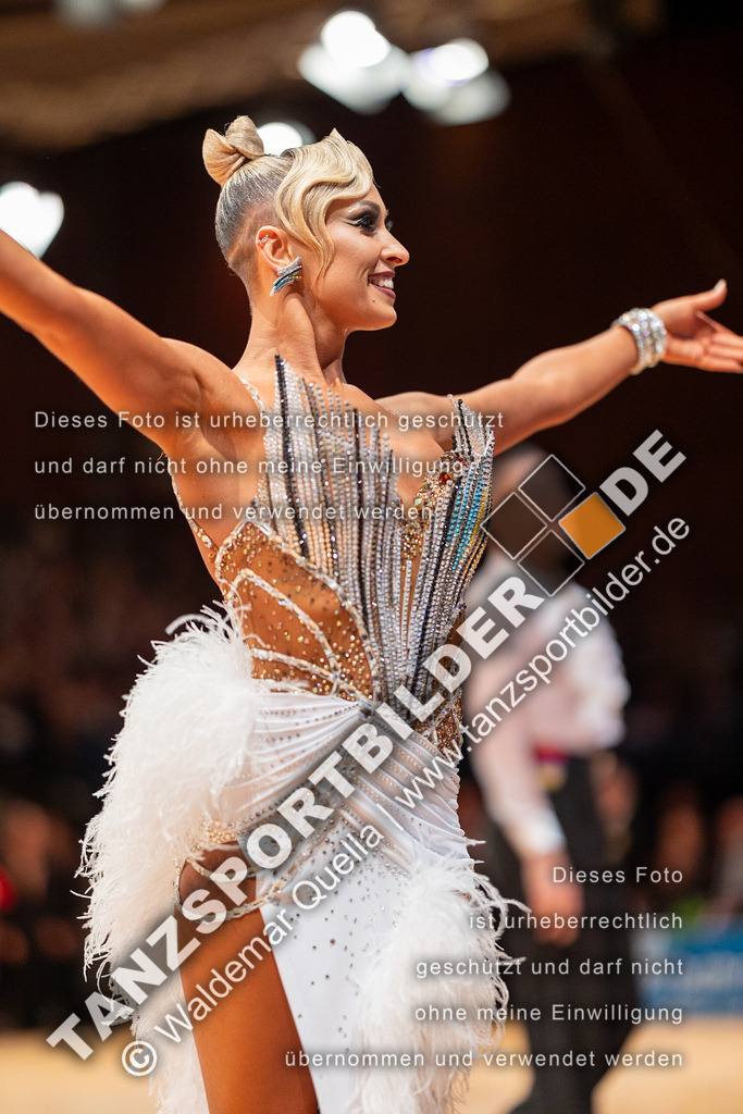 20230812-14818 | Hier finden Sie Tanz Bilder vom Latein und Standard Formationen tanzen. Sportbilder vom Tanzsport. Schöne Fotos und von Weltmeisterschaft, Europameisterschaft, Bundesliga, Regionalliga, Oberliga und Landesliga sowie von GOC Stuttgart, DanceComp, WM Bremen