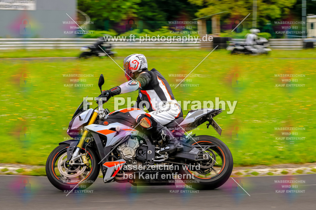VBK-7555 | Hier findet Ihr Bilder von Touristenfahrten auf der Nürburgring Nordschleife oder von anderen Veranstaltungen die ich besucht habe. Viel Spass beim Durch Schauen 
