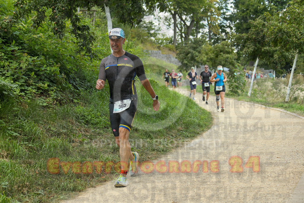 250824_1355_EX1_4239 | Sportfotografie im Rhein-Sieg Kreis, Köln, Bonn, NRW, Rheinland Pfalz, Hessen, etc. Unser Tätigkeitsfeld umfasst den Laufsport vom Volkslauf über den Marathon, Duathlon, Triathon bis zum Ultralauf wie Kölnpfad Ultra oder Schindertrail.