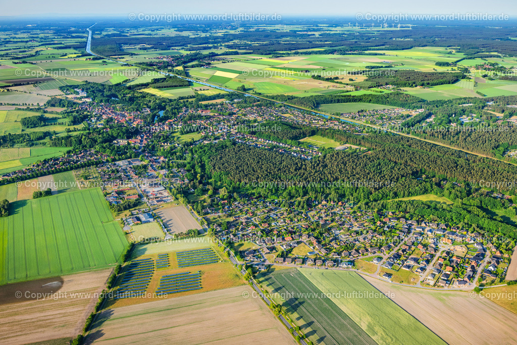 Bad_Bodenteich_ELS_3454050623 | BAD BODENTEICH 05.06.2023 Ortsansicht am Rande von landwirtschaftlichen Feldern und Nutzflächen in Bad Bodenteich im Bundesland Niedersachsen, Deutschland. // Village view on the edge of agricultural fields and land in Bad Bodenteich in the state Lower Saxony, Germany. Foto: Martin Elsen