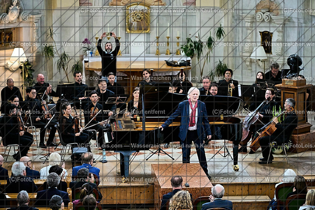 ALP0371_XXXIX_Chopin-Festival_Camerata Mozartiana_Olejniczak Janusz | (C)FotoLois.com, Alois Spandl, XXXIX. internationales CHOPIN-Festival in der Kartause Gaming, Eröffnungskonzert in der Kartausenkirche mit Janusz Olejniczak (Klavier), Camerata Marzatiana unter Daniel Auner, Johanna Doderer (Komponistin), Natalia Rehling (Klavier), Ingolf Wunder (Klavier), Fr 4. August 2023.