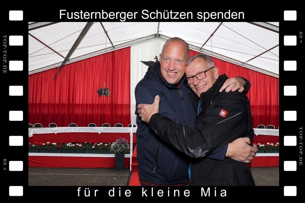 top-top.de 240928-094 | Foto, Video, Fotografie, Videografie, Fotobox, DJ, Discjockey, Musik, Musikbox, Veranstaltung, Photobooth, Amazon, Ebay, Buchtipp, Bestseller, Autor, Verlag, Buch, Wesel, Hamminkeln, NRW, Dinslaken, Rees, Drohne, Hochzeit, Party, Fotobox, Wesel, Fotograf