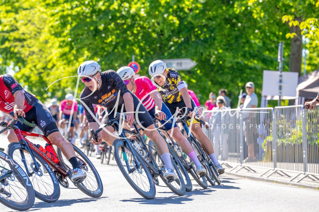Spurt in den Mai 2026 - Großer Preis der Sparkasse Neuss | Annual one-day road cycling race "Großer Preis der Sparkasse Neuss" held in Büttgen, Germany, organized by VfR Büttgen 1912 e.V. The event features multiple races across all age categories from U11 youth to Elite men. - Realisiert mit Pictrs.com