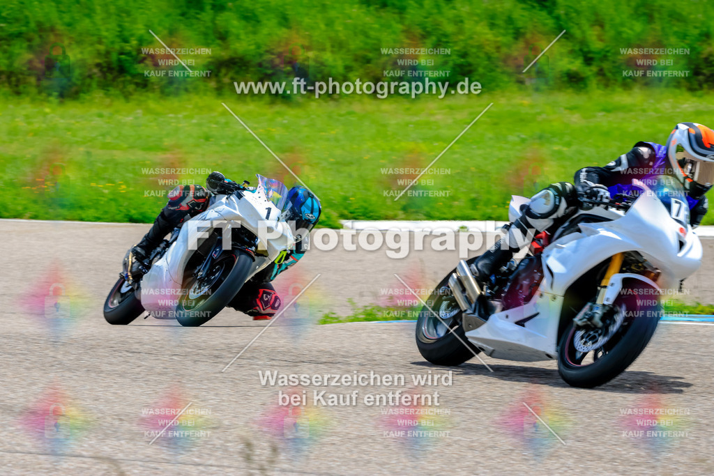 MotoTeam-9923 | Hier findet Ihr Bilder von Touristenfahrten auf der Nürburgring Nordschleife oder von anderen Veranstaltungen die ich besucht habe. Viel Spass beim Durch Schauen 