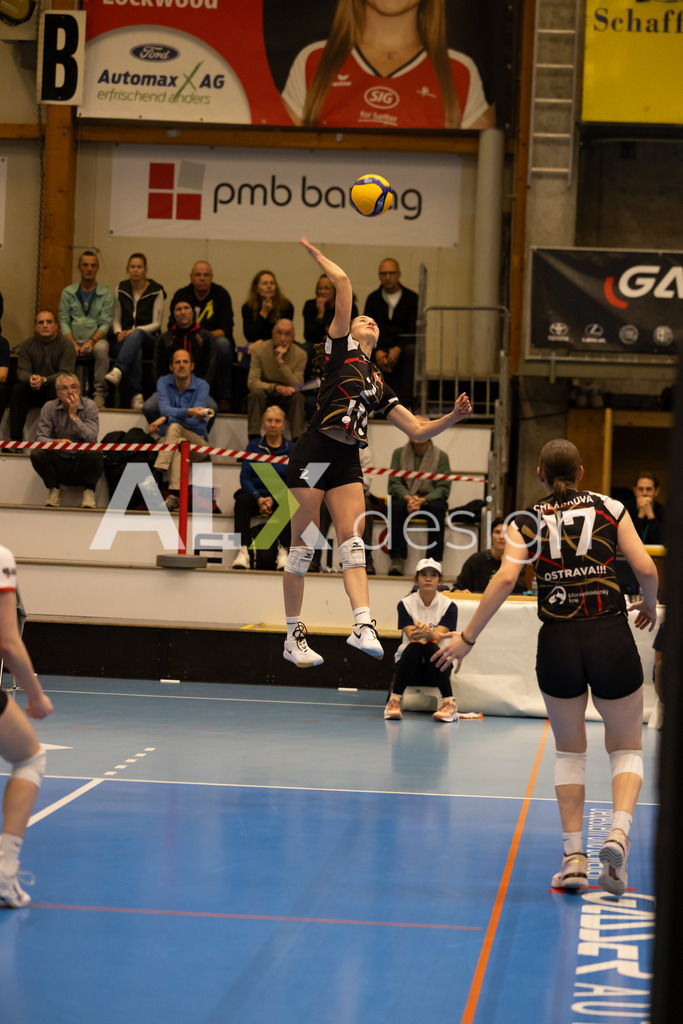 Volleyball I Frauen I Saison 2025-2026 I CEV Volleyball Challenge Cup 2026 | Women I 16th Finals I VC Kanti Schaffhausen - TJ Ostrava I 03.12.2025 | TJ Ostrava - 2 Agáta Laifrová (CZ) – Außenangriff - Realisiert mit Pictrs.com
