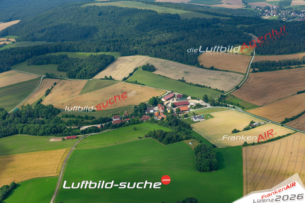 Die Luftaufnahme Kaelberberg - Buttenheim wurde 2017 mittels Flugzeug (keine Drohne) erstellt. Perfekte Schärfe und Druck- Auflösung- Garantiert!