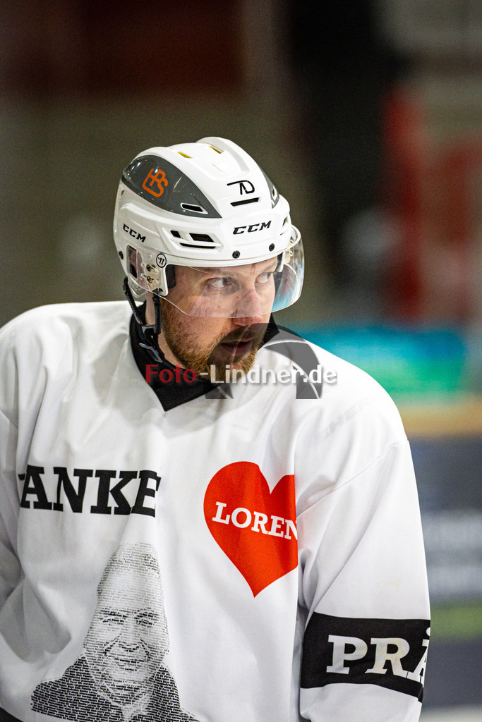 SC Forst NATURE BOYS gegen ESC Hassfurt HAWKS | Eishockey Landesliga Herren Playoffs 2024/25 - Spiel 2 von 4, SC Forst NATURE BOYS gegen ESC Hassfurt HAWKS, 20250222,Tobias DIETZ (Nature Boyz 15) Portrait,2025-02-22 in Peißenberg (Eisstadion Peißenberg)Tobias DIETZ (Nature Boyz 15)Copyright: WolfgangxLindner foto-lindner.de