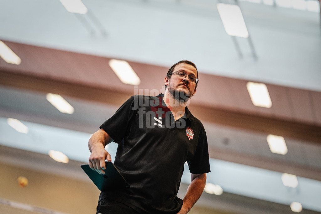 Volleyball | Frauen | Saison 2025/2026 | Volleyball Bundesliga | ETV Hamburger Volksbank Volleys vs. Schwarz-Weiß Erfurt | 15.02.2026 | Trainer Markus Friedrich (ETV Hamburger Volksbank Volleys)