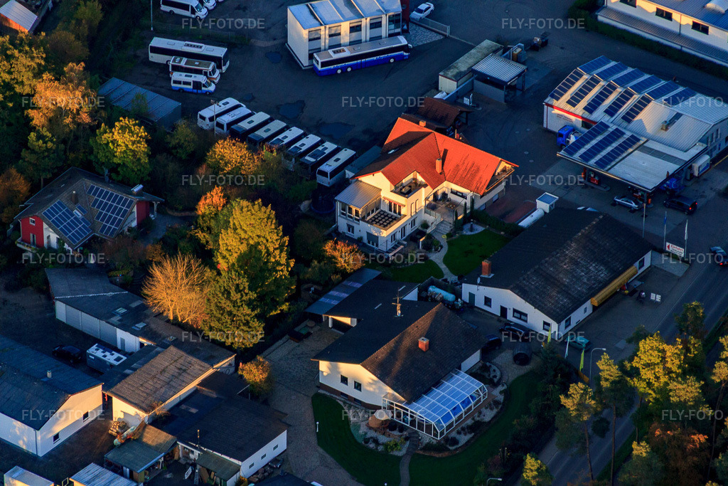 Luftbild: Industriegebiet Am Kleinwald mit OIL! Tankstelle und ProBus Reisemobile GmbH in Herxheim bei Landau im Bundesland Rheinland-Pfalz in Deutschland. Foto: IMG_60720.jpg vom 24.10.2013 durch Werner Riehm/FLY-FOTO.deWWW.OIL-TANKSTELLEN.DE