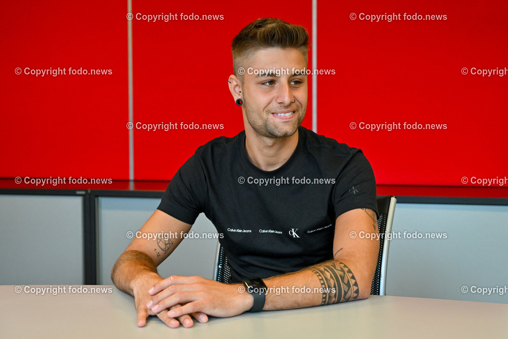 Florian Tomaschko_ Hebamme_ 28.08.2023-4 | 28.8.2023, Linz, AUT, Linz, im Bild Florian Tomaschko (22, maennliche Hebamme)