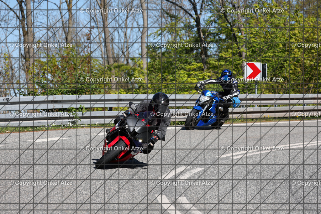 IMG_8844 | Fotograf am Kyffhäuser. Onkel Atze. Kyffhäuser Rennstrecke. Café36. Motorsportfotografie. - Realisiert mit Pictrs.com