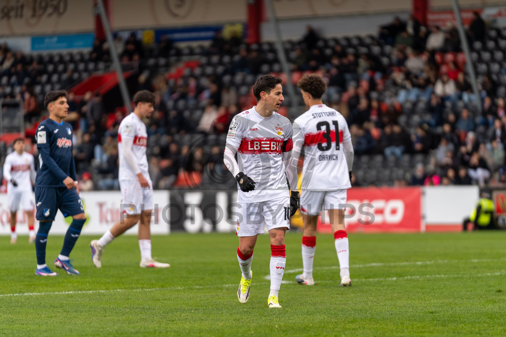 VfB Stuttgart II vs. TSG Hoffenheim II, Fussball, 3. Liga, 26. Spieltag, 15.03.2026 | Nicolas Sessa (VfB Stuttgart II, #10),VfB Stuttgart II vs. TSG Hoffenheim II, Fussball, 3. Liga, 26. Spieltag, 15.03.2026Foto: photosbyphips/Philip Ziegler
