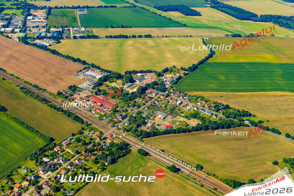 Luftaufnahme Buchholz Pampow - Die Luftaufnahme wurde 2025 vom UL-Flugzeug heraus erstellt ( ohne Drohne ) - Hochauflösende Luftaufnahme - für professionelle Ausdrucke geeignet. Die Geschenkidee !Mit Lizenz und Bildrechte bestellbar