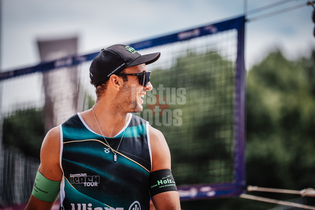 Beachvolleyball | Männer | Allianz German Beach Tour 2025 | Tourstop München | 10.07.2025 | Kim Huber freut sich