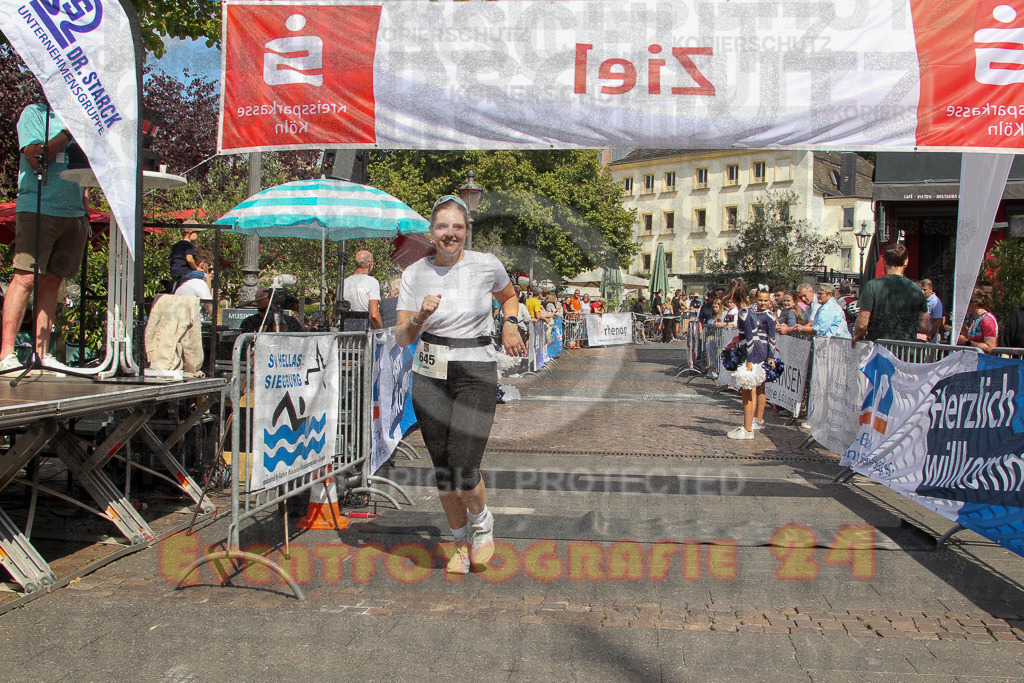 250824_1501_EV4_2547 | Sportfotografie im Rhein-Sieg Kreis, Köln, Bonn, NRW, Rheinland Pfalz, Hessen, etc. Unser Tätigkeitsfeld umfasst den Laufsport vom Volkslauf über den Marathon, Duathlon, Triathon bis zum Ultralauf wie Kölnpfad Ultra oder Schindertrail.