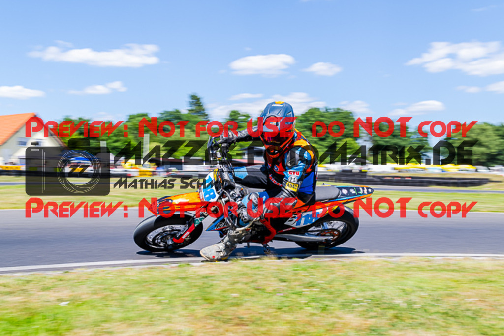 MaZZes_FotoMatrix_220702_1745 | S3