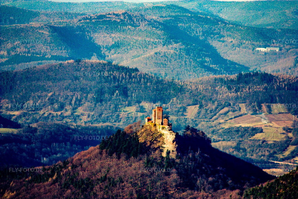Luftbild: Burg Trifels von Südwesten im Ortsteil Bindersbach in Annweiler im Bundesland Rheinland-Pfalz in Deutschland. Foto: IMG_17428.jpg vom 21.03.2009 durch Werner Riehm/FLY-FOTO.de