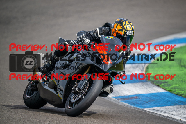 MaZZes_FotoMatrix_230410_6181 | GELB