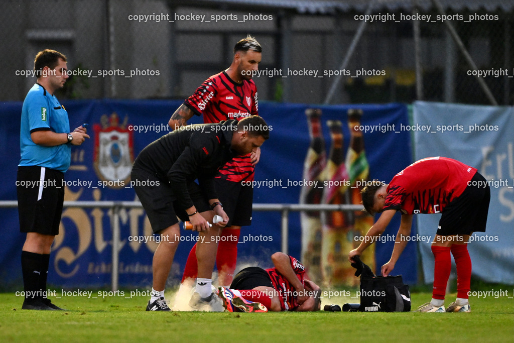 SAK vs. ATUS Ferlach | Michell Kollreider Referee, #26 Martin Sustersic ATUS Ferlach, #13 Felix Fürstaller ATUS Ferlach, Sportlicher Leiter ATUS Ferlach Patrik Ciglar, #21 Amir Dervisevic ATUS Ferlach, SAK vs. ATUS Ferlach, SAK vs. ATUS Ferlach am 01.08.2025 in Klagenfurt (Sportpark Welzenegg), Austria, (Photo by Bernd Stefan)