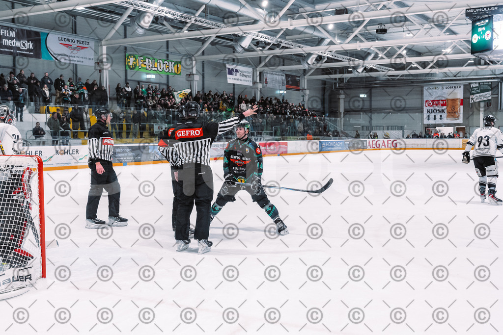 Alligators_vs_Passau_03_12_2025-44 | Höchstadt Alligators Fotogalerie: Eishockey-Action aus Franken. Professionelle Spielfotos, Portraits & Stadionbilder zum Download. Jetzt entdecken! - Realized with Pictrs.com