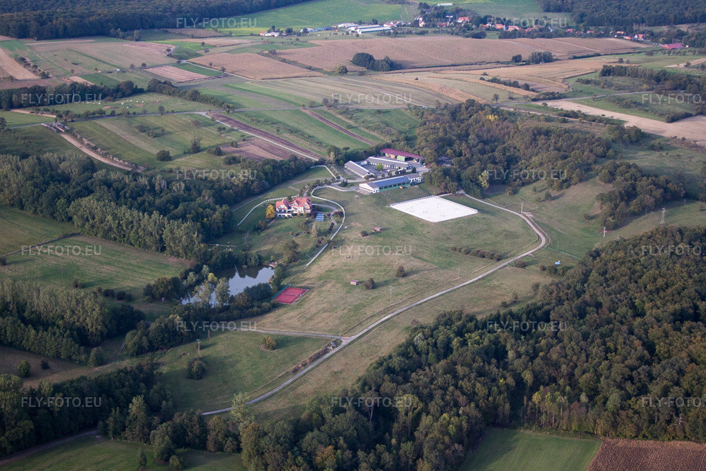 Vue aérienne: Vue de la ville à Griesbach dans le département Bas Rhin, France. Photo: IMG_53658.jpg prise le 30/09/2012 par Werner Riehm/FLY-FOTO.eu – Résolution de l'original: 4752 x 3168 px