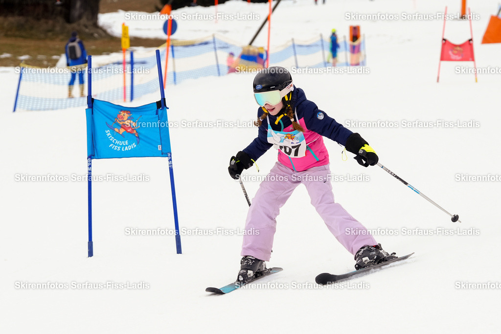 SRF_02.01.2026_0659 | Skirennfotos,Serfaus,Fiss,Ladis,Kinderskirennen,Winter,Tirol,Oberland,skirace,SFL,feelfree,weil wir's genießen,ski,Ski,skifahren,Sonnenplateau, - Realisiert mit Pictrs.com
