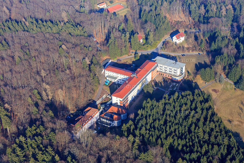 Luftbild: Klinikgelände des Krankenhauses Eleonoren-Klinik im Ortsteil Winterkasten in Lindenfels im Bundesland Hessen in Deutschland. Foto: IMG_096745.jpg vom 15.02.2017 durch Werner Riehm/FLY-FOTO.deEleonoren-Klinik