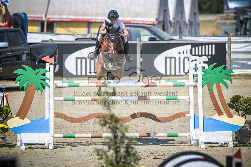 DOS_2390 | Entdecke hochwertige Reitturnierfotos von Foto Oger. Professionell, emotional und authentisch – jetzt Lieblingsmomente im Shop bestellen.Deutschlandweite Turnierfotografie. - Realisiert mit Pictrs.com