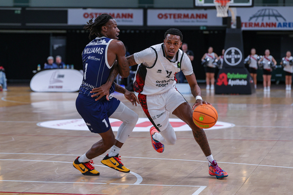 BAYER GIANTS vs VfL Sparkassenstars Bochum-9 | Fotos von Basketballspielen aus dem Raum NRW fotografiert von Gero Mueller-Laschet und Daniel Schaefer - Realisiert mit Pictrs.com