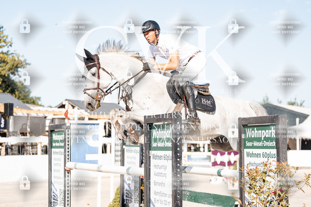 CK904404 | Turnierfotografie Pferdefotografie Trier Rheinland-Pfalz Pferdesport Reitsport Tierfotografie Sportfotografie Pferdevideo Pferdevideografie Equestrianvideography equestrianphotography  - Realisiert mit Pictrs.com