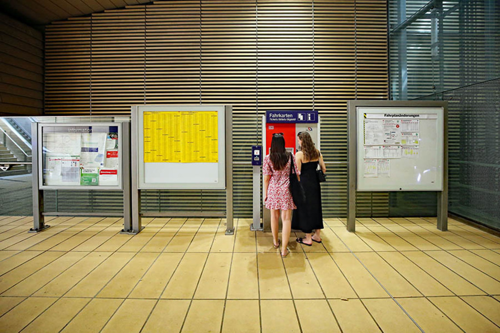 City-Tunnel Leipzig - Station Markt | Das Team hinter BILDLEXIKON LEIPZIG bündelt historische wie aktuelle Informationen über die Stadt Leipzig in Text und Bild auf einer Plattform und stellt diese der interessierten Öffentlichkeit zur Verfügung.