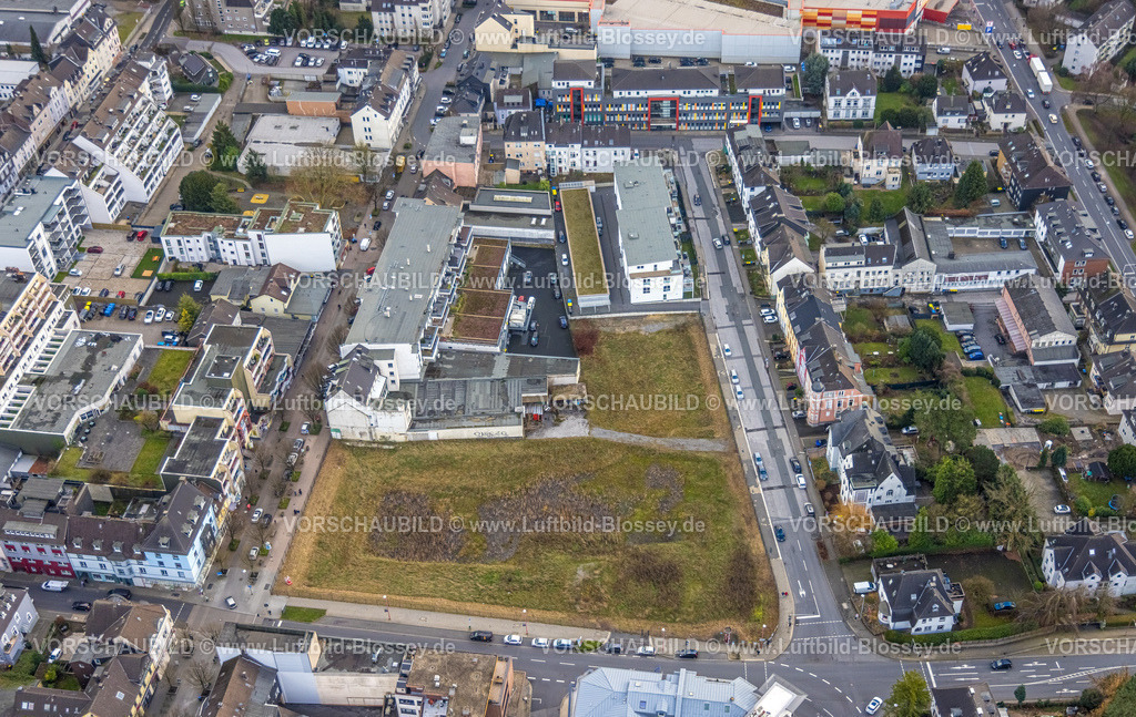 Velbert251201164 | , Luftbild, grüne Dachbebauung, Wohngebiet und Wiesenfläche Friedrichstraße Ecke Grünstraße und Offerstraße, Velbert, Ruhrgebiet, Nordrhein-Westfalen, Deutschland