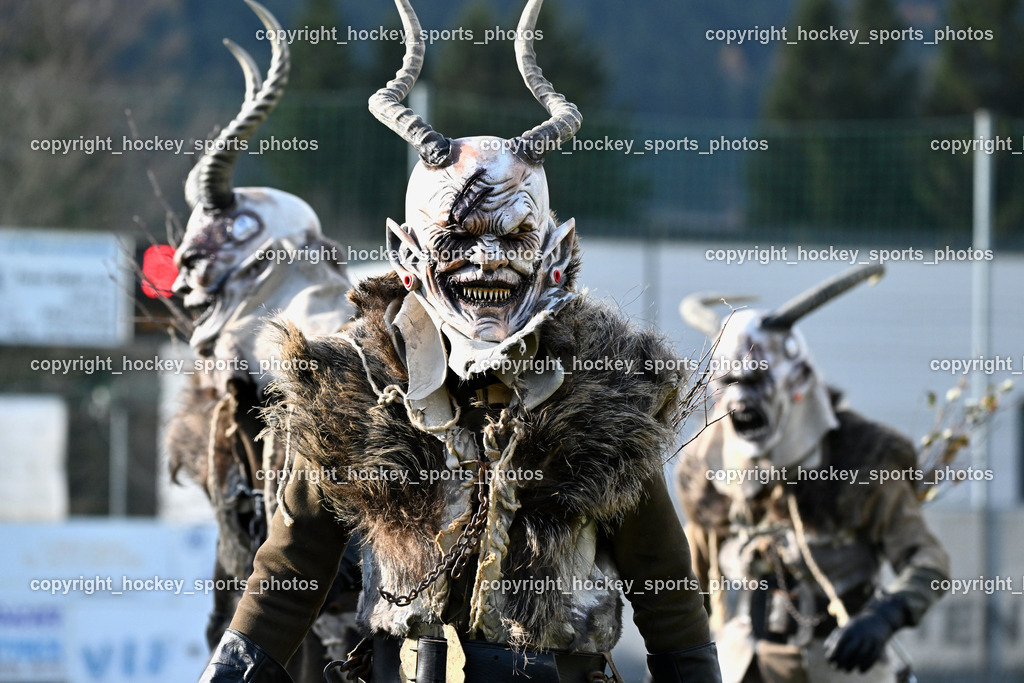 FC ASKÖ Gmünd vs. SV Rapid Lienz | Perchtengruppe, FC ASKÖ Gmünd vs. SV Rapid Lienz, FC ASKÖ Gmünd vs. SV Rapid Lienz am 09.11.2025 in Ferlach (Ballspielhalle Ferlach), Austria, (Photo by Bernd Stefan)