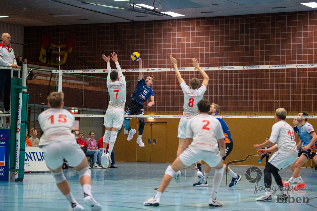 VSG Ammerland-Oldenburger TB | Regionalliga; VSG Ammerland (blau)-Oldenburger TB (weiß) am 18.01.2025 in Bad Zwischenahn (Sporthalle Schilldestraße ), Photo: Philip Eiben 2025 - Realisiert mit Pictrs.com