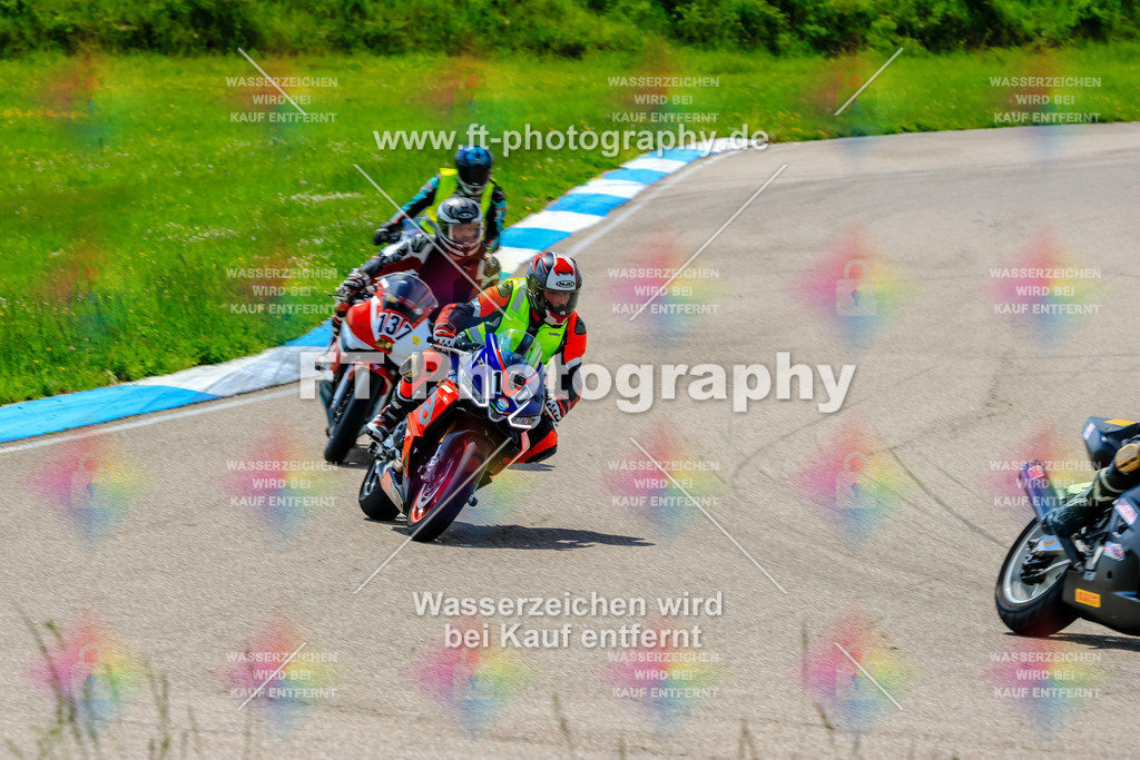 MotoTeam-0198 | Hier findet Ihr Bilder von Touristenfahrten auf der Nürburgring Nordschleife oder von anderen Veranstaltungen die ich besucht habe. Viel Spass beim Durch Schauen 