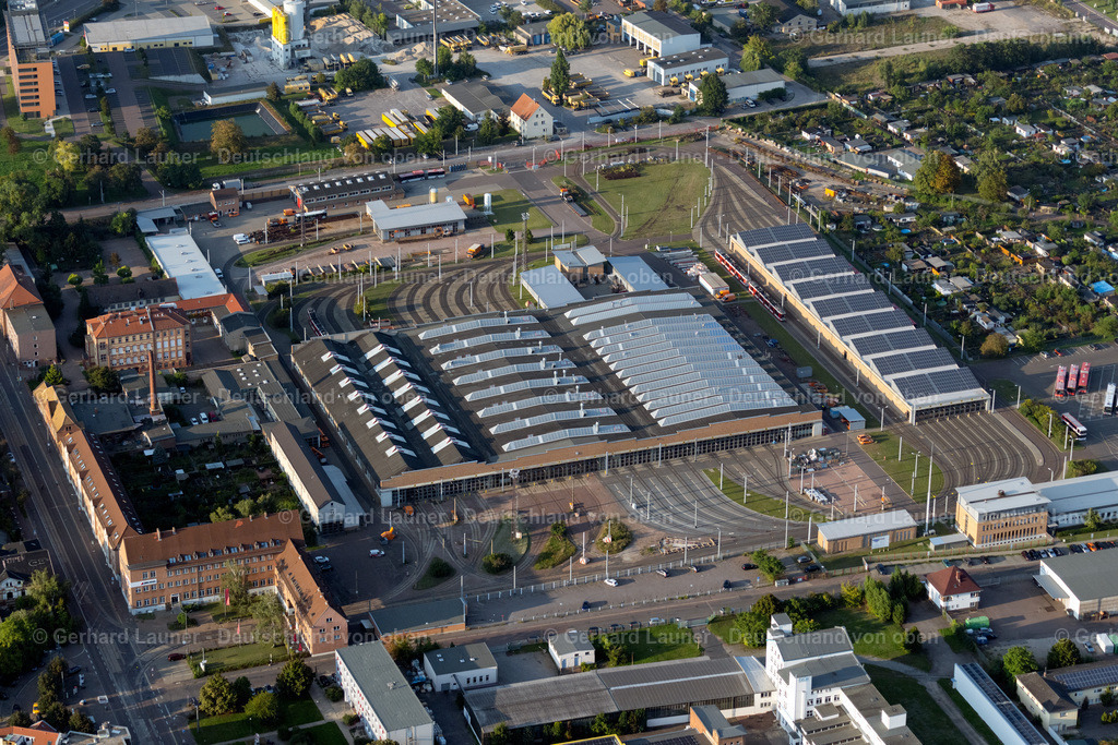 4062507 | HALLE (SAALE) 08.09.2021 Bahnbetriebswerk und Ausbesserungswerk, Wartung und Instandhaltung von Zügen des Personentransportes der HAVAG in Halle (Saale) im Bundesland Sachsen-Anhalt, Deutschland. Weiterführende Informationen bei: Hallesche Verkehrs-AG. // Railway depot and repair shop for maintenance and repair of trains of passenger transport of HAVAG in Halle (Saale) in the state Saxony-Anhalt, Germany. Further information at: Hallesche Verkehrs-AG. Foto: Gerhard Launer