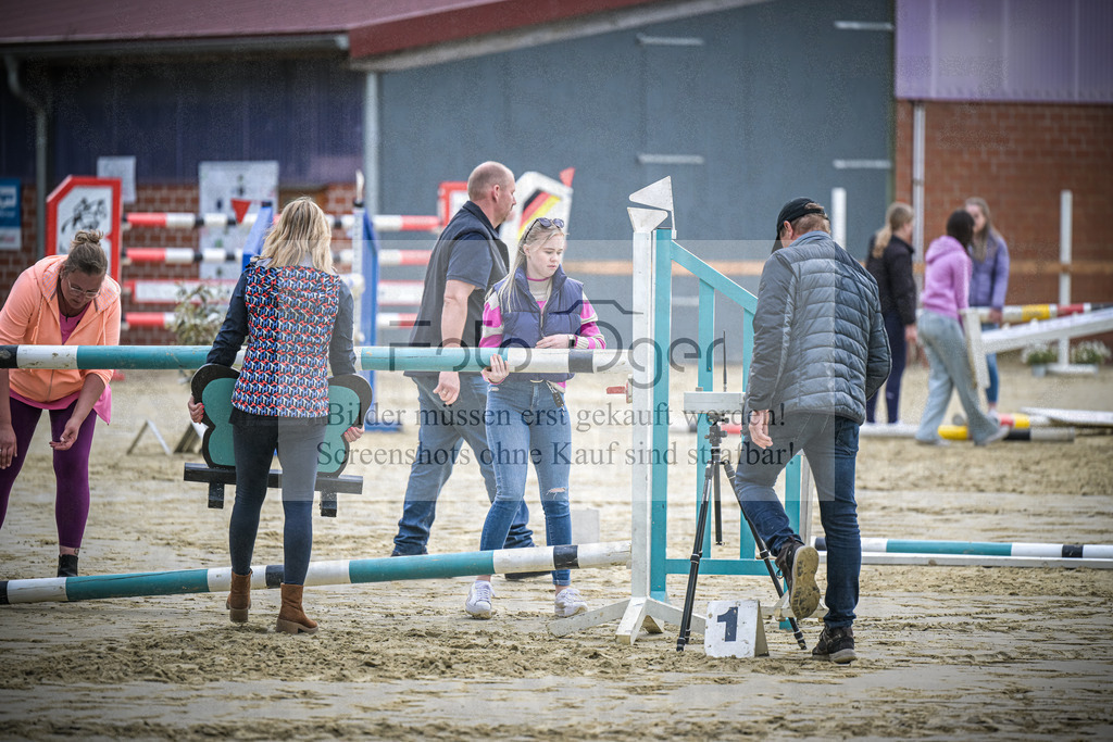 DOS_2989 | Entdecke hochwertige Reitturnierfotos von Foto Oger. Professionell, emotional und authentisch – jetzt Lieblingsmomente im Shop bestellen.Deutschlandweite Turnierfotografie. - Realisiert mit Pictrs.com