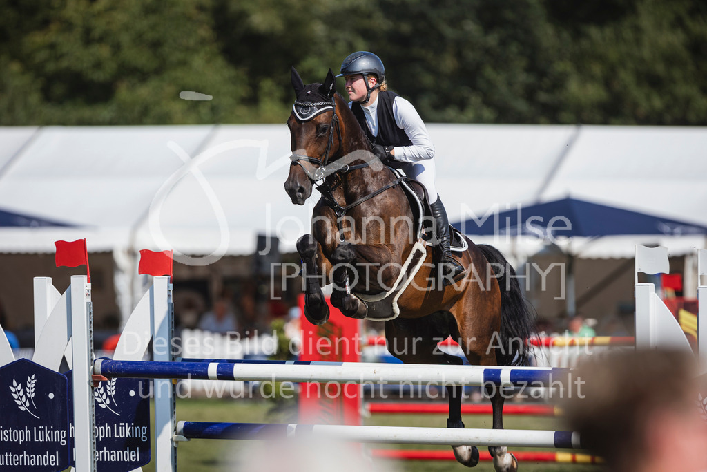 240720_LC_M2-Spr-444 | Deine schönsten Turniermomente als professionelle Fotos! Entdecke hochwertige Pferdesport-Fotografie im Online-Shop. Jetzt Fotos finden & bestellen!