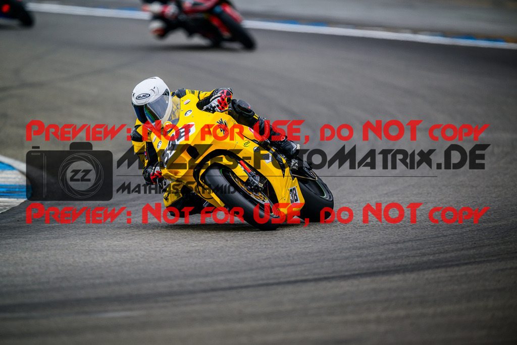 MaZZes_FotoMatrix_240614_6007705_9596 | WEISS