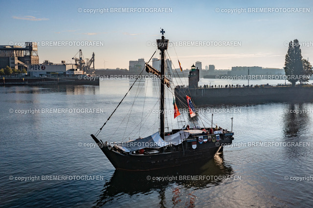 DJI_0243 | 30.09.2022 Drohnenaufnahmen Dt. Schifffahrtstag 2022 Bremen Wendebecken / Weser