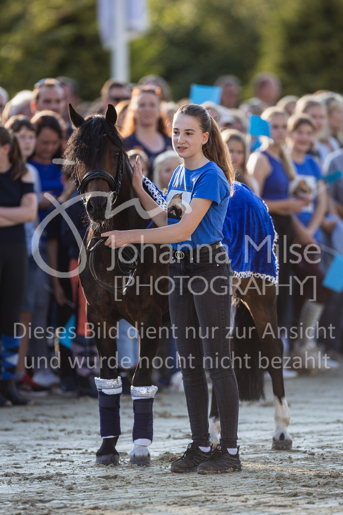 230728_BHO_Showprogramm-597 | Deine schönsten Turniermomente als professionelle Fotos! Entdecke hochwertige Pferdesport-Fotografie im Online-Shop. Jetzt Fotos finden & bestellen!