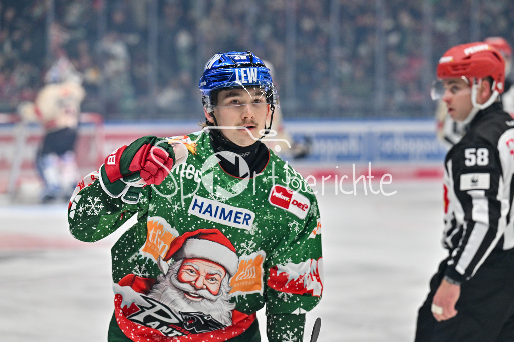 Augsburger Panther - Nürnberg Ice Tigers | Jubel der Hausherren nach dem Treffer zum 2-0 durch Anrei Moritz ELIAS (Augsburger Panther #46) / happy / Tor / Freude / Torschuetze / DEL: Augsburger Panther - Nuernberg Ice Tigers, Curt Frenzel Stadion am 06.12.2024