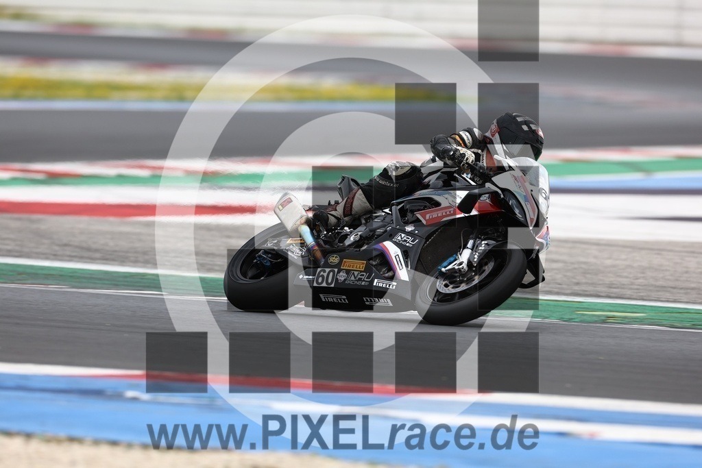 0601-20240329_00599 | Schöne Erinnerungen an spannende Momente - das festzuhalten ist unser Job. PIXELrace.de ist seit 2003 auf den Rennstrecken Europas unterwegs um die Action draußen beim Fahren und die wunderbare Stimmung imm Fahrerlager für euch einzufangen.