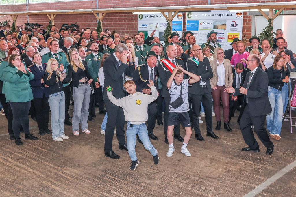 top-top.de 20240705-172 | Foto, Video, Fotografie, Videografie, Fotobox, DJ, Discjockey, Musik, Musikbox, Veranstaltung, Photobooth, Amazon, Ebay, Buchtipp, Bestseller, Autor, Verlag, Buch, Wesel, Hamminkeln, NRW, Dinslaken, Rees, Drohne, Hochzeit, Party, Fotobox, Wesel, Fotograf