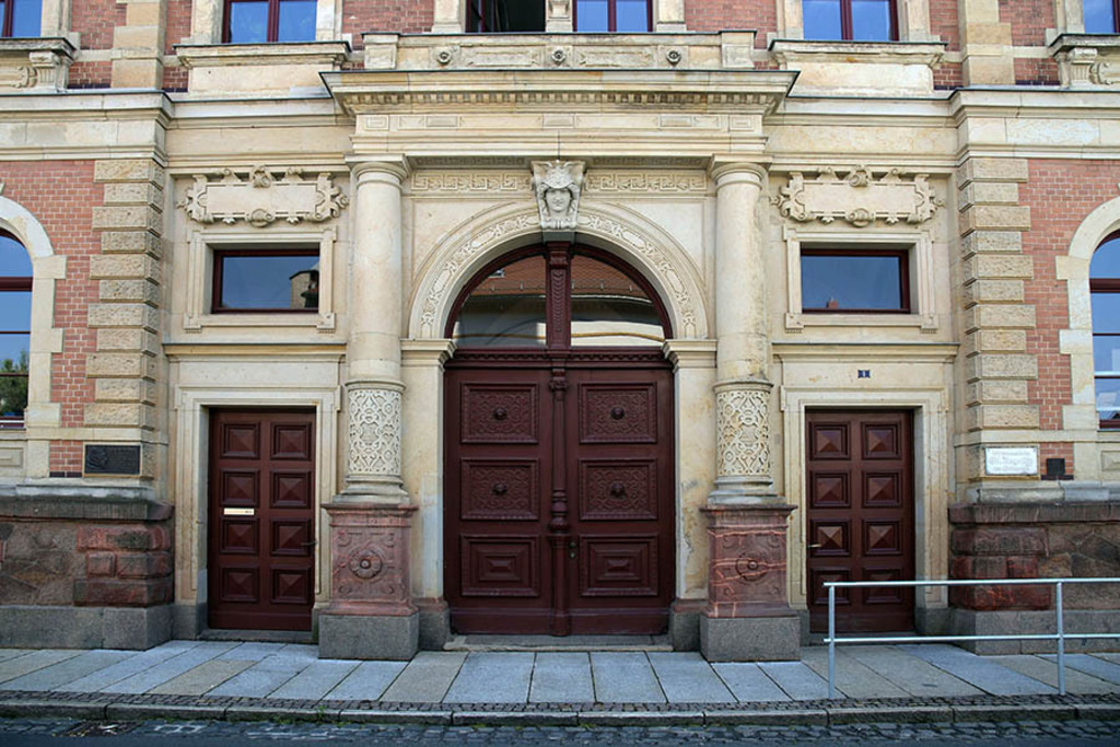 Grimma - Gymnasium St. Augustin | Entdecke über 20 Kategorien Leipzig-Motive: Foto-Downloads, hochwertige Poster, Leinwand- & Fine-Art-Prints. Jetzt Lieblingsfoto im Bildlexikon Leipzig Shop bestellen!