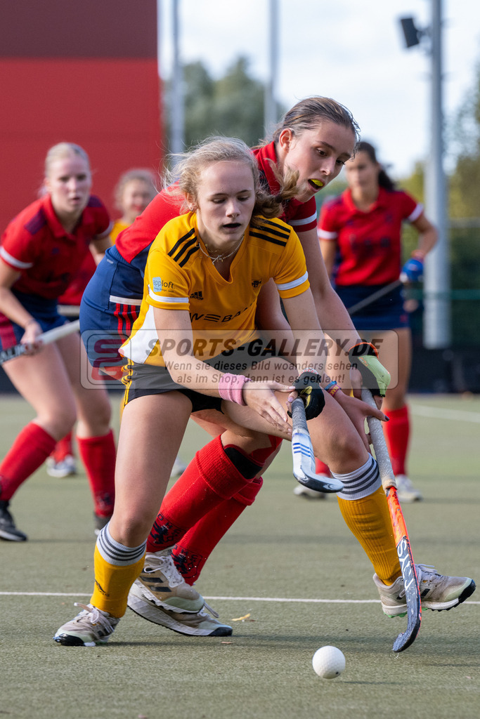 SFE_20231021_0212 | Deutsche Meisterschaft Weibliche U16 Halbfinale Düsseldorfer HC - Harvestehuder THC am 21.10.2023 in Köln (Düsseldorfer Hockeyclub 1905 e.V.), Photo: Stephan Fehrmann 2023 (Sports-Gallery)