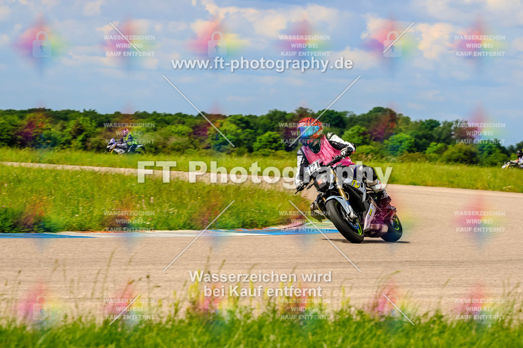 MotoTeam-0726 | Hier findet Ihr Bilder von Touristenfahrten auf der Nürburgring Nordschleife oder von anderen Veranstaltungen die ich besucht habe. Viel Spass beim Durch Schauen 