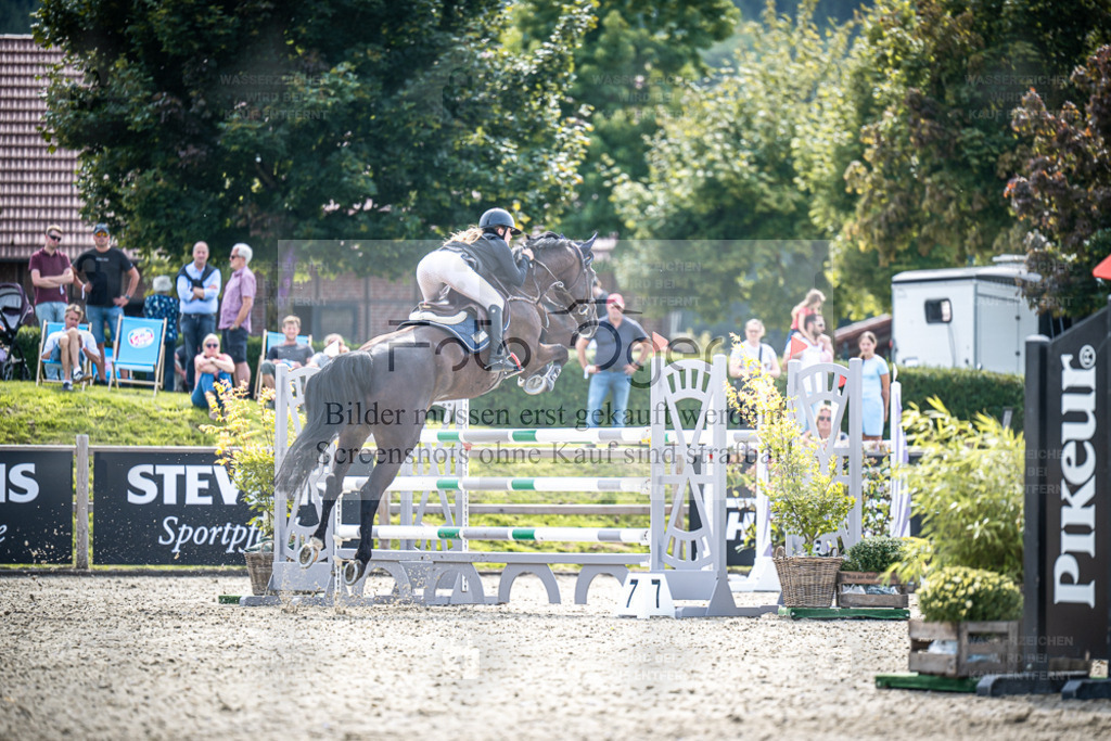 DOS_9192 | Entdecke hochwertige Reitturnierfotos von Foto Oger. Professionell, emotional und authentisch – jetzt Lieblingsmomente im Shop bestellen. - Realisiert mit Pictrs.com